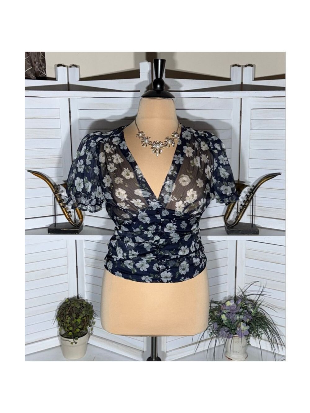 Wild Jasmine blue white blouse floral chiffon zipper closure puffed sleeves XL